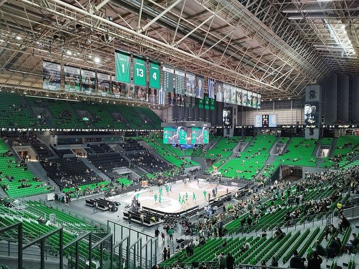 哥伦比亚队内讧曝光，里奥斯因与罗德里格斯争执沦为替补（封面配图）